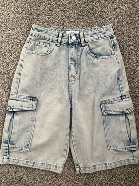 Light Wash Denim Cargo Shorts - Women's